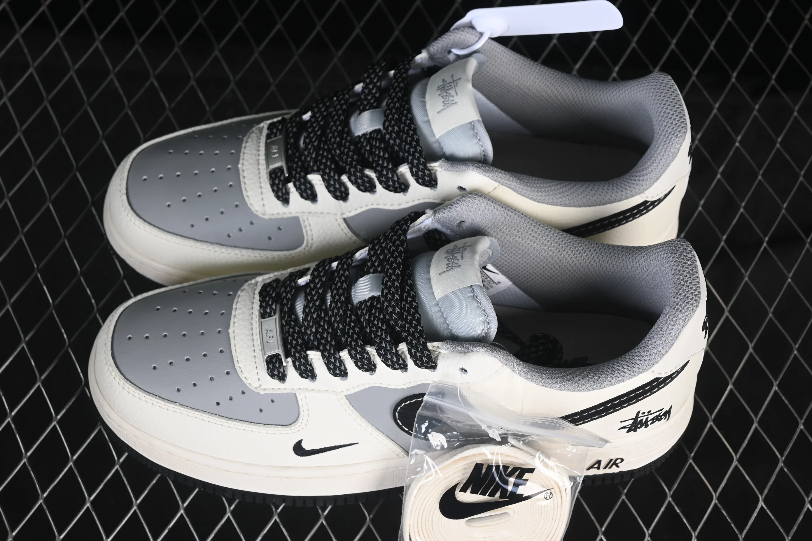 All categories Nk Air Force 1 Air Force series Nk Air Force 1 Low Air Force low-top Nike Air Force 1'07 Low Stusi co-branded beige, black and gray stitching Air Force 1 low-top casual sneakers JS8028-017